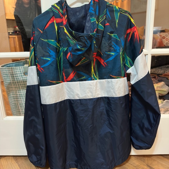 Unique windbreaker zip up jacket - never worn - Picture 2 of 3